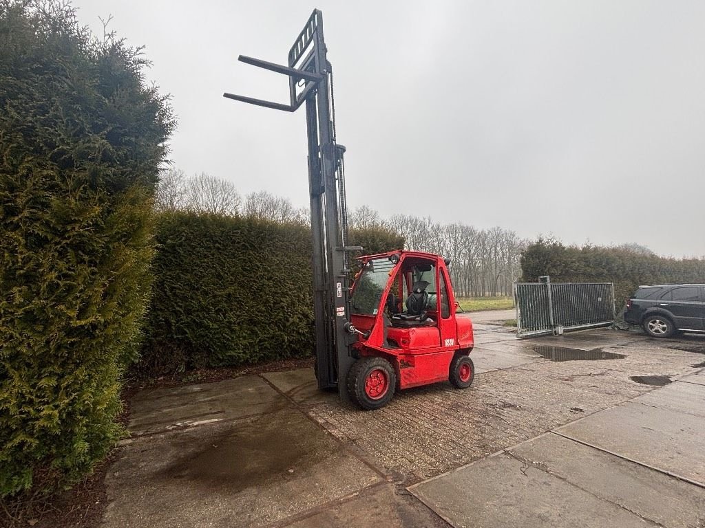 Frontstapler des Typs Nissan UG1D2A30LQ 3 tonner lpg triple mast sideshift, Gebrauchtmaschine in Hooge mierde (Bild 7)