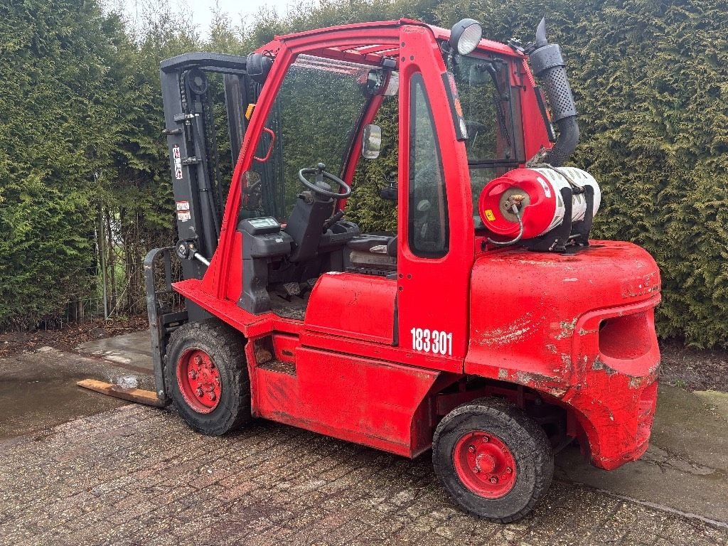 Frontstapler des Typs Nissan UG1D2A30LQ 3 tonner lpg triple mast sideshift, Gebrauchtmaschine in Hooge mierde (Bild 2)