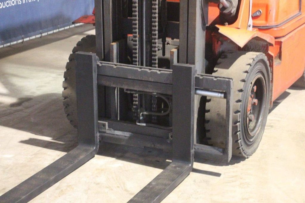 Frontstapler от тип Nissan UG1D2A32LQ, Gebrauchtmaschine в Antwerpen (Снимка 11)