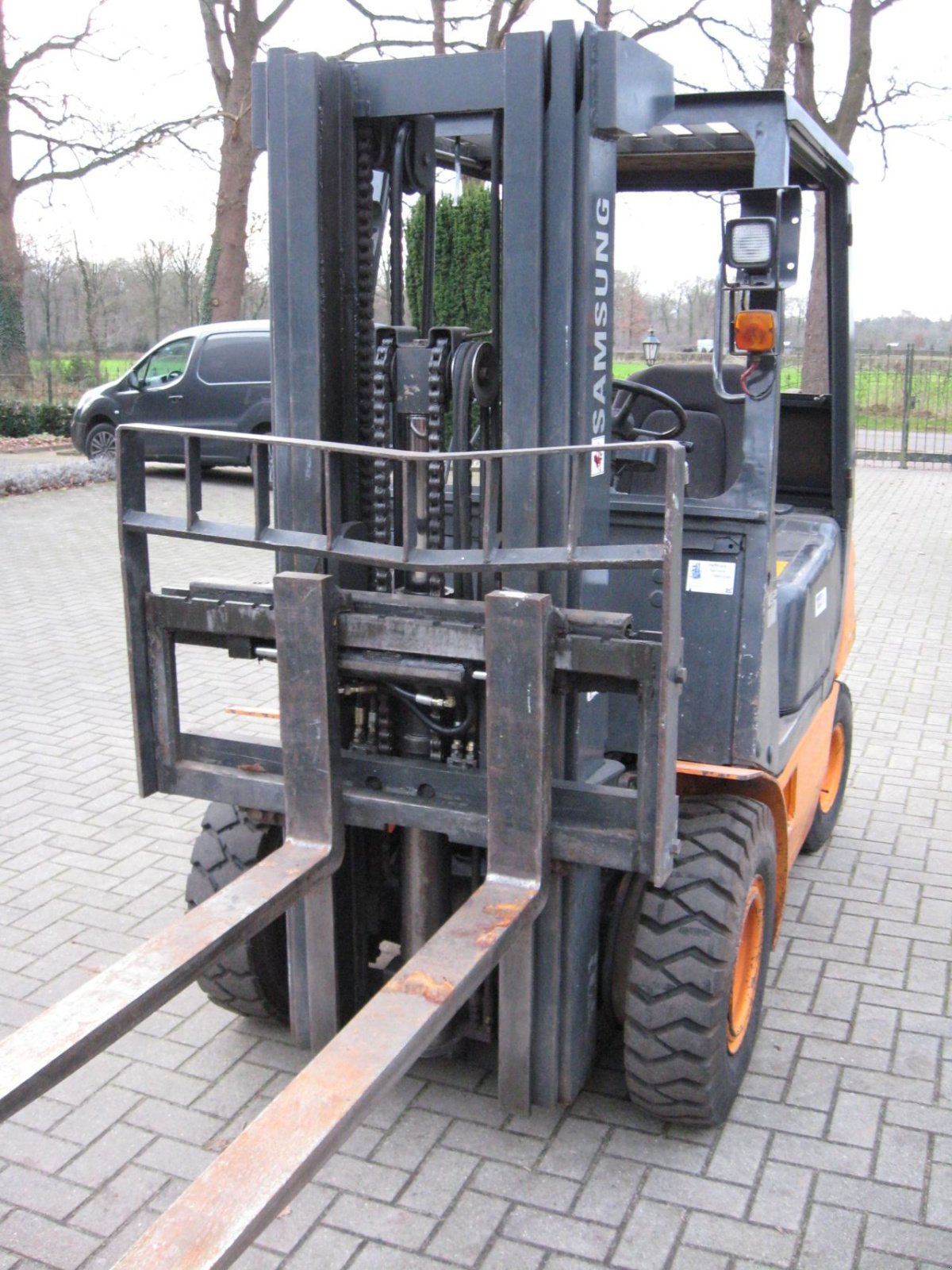 Frontstapler des Typs Samsung -, Gebrauchtmaschine in Oldenzaal (Bild 2)