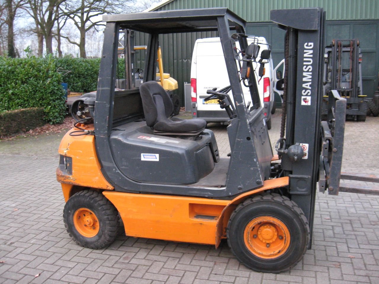 Frontstapler des Typs Samsung -, Gebrauchtmaschine in Oldenzaal (Bild 3)
