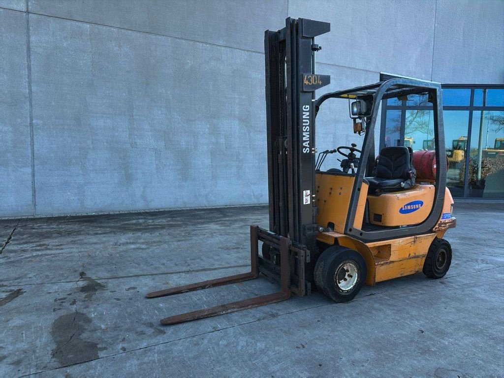 Frontstapler typu Samsung SF15, Gebrauchtmaschine v Antwerpen (Obrázek 1)