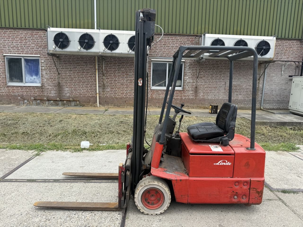 Frontstapler des Typs Sonstige -, Gebrauchtmaschine in Hoenzadriel (Bild 1)