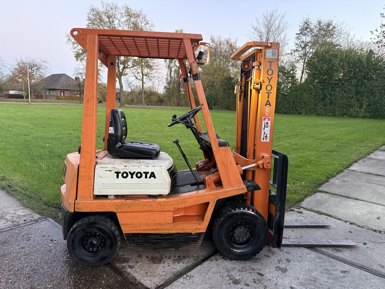 Frontstapler of the type Sonstige -, Gebrauchtmaschine in Hoenzadriel (Picture 2)