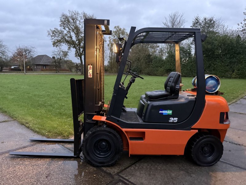 Frontstapler des Typs Sonstige -, Gebrauchtmaschine in Hoenzadriel (Bild 1)