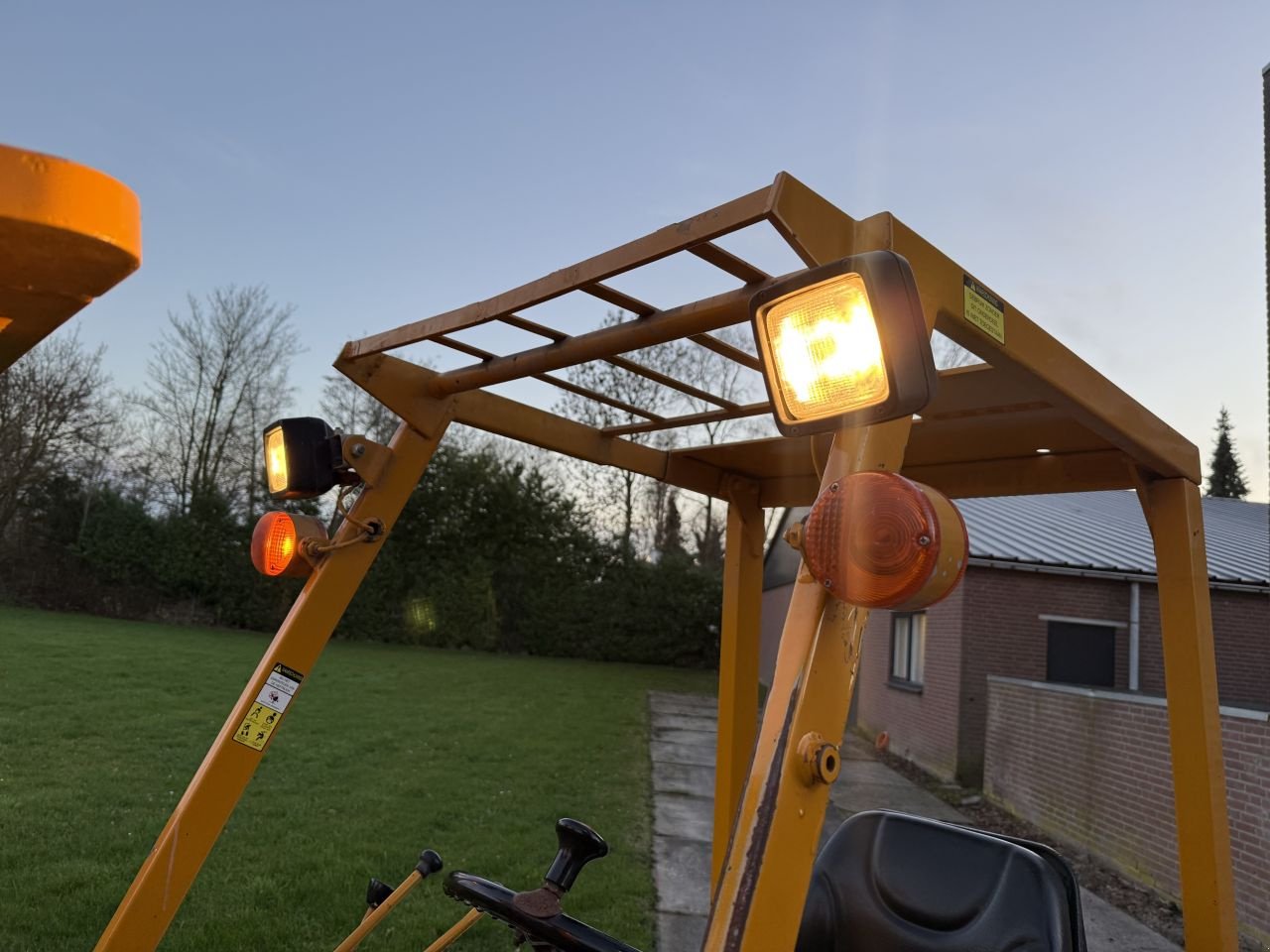 Frontstapler of the type Sonstige -, Gebrauchtmaschine in Hoenzadriel (Picture 8)