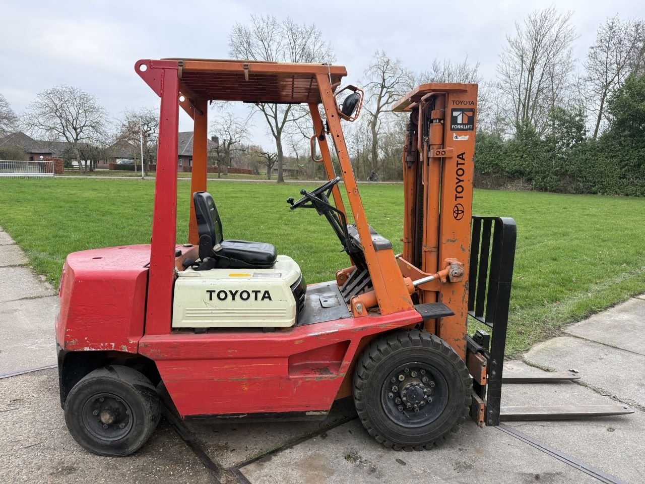 Frontstapler typu Sonstige -, Gebrauchtmaschine v Hoenzadriel (Obrázek 2)