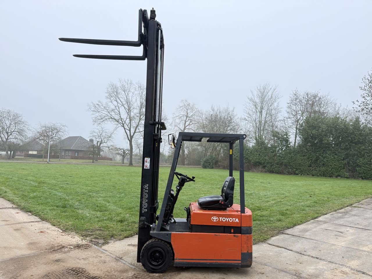 Frontstapler типа Sonstige -, Gebrauchtmaschine в Hoenzadriel (Фотография 8)