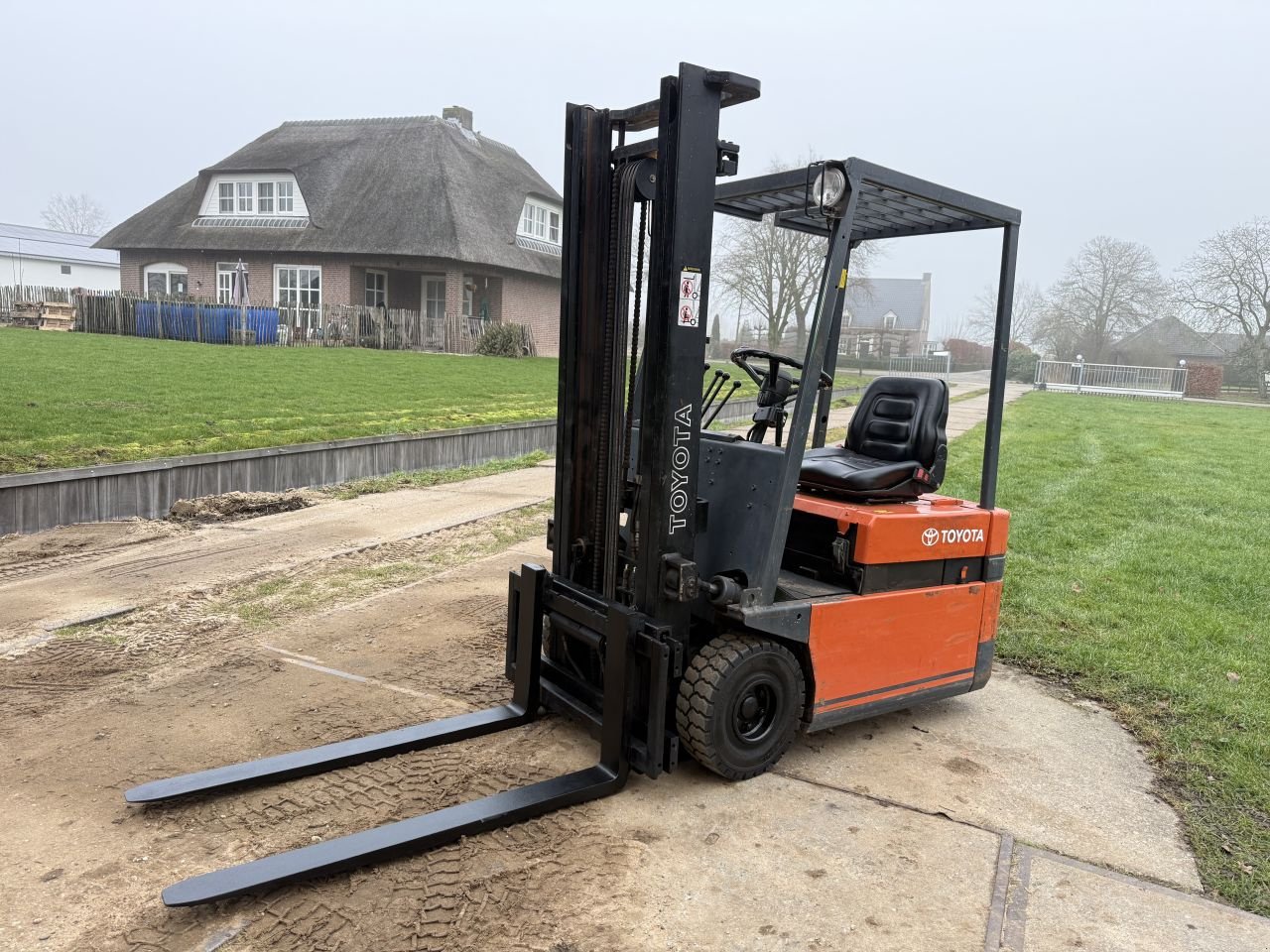 Frontstapler типа Sonstige -, Gebrauchtmaschine в Hoenzadriel (Фотография 7)