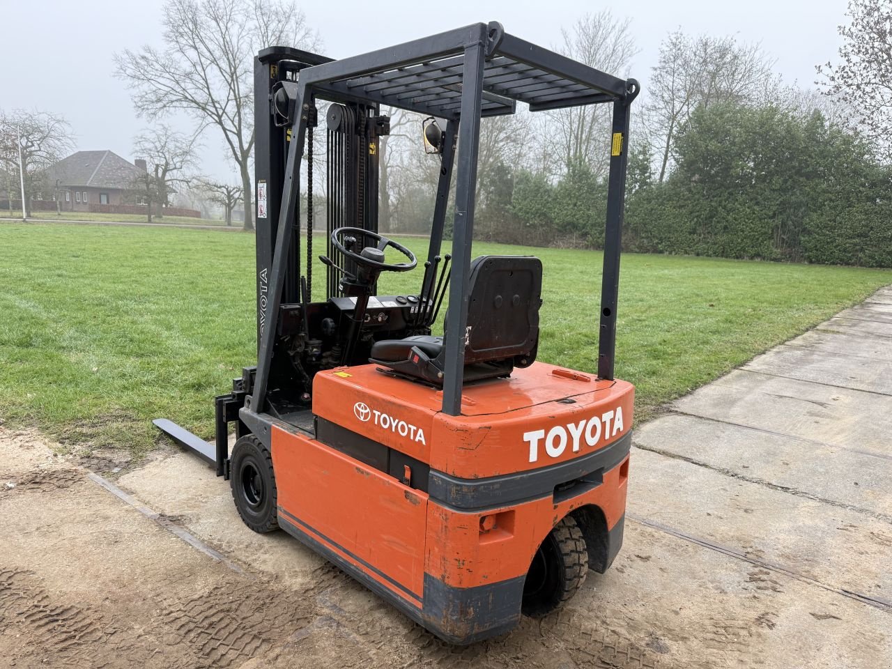 Frontstapler типа Sonstige -, Gebrauchtmaschine в Hoenzadriel (Фотография 3)