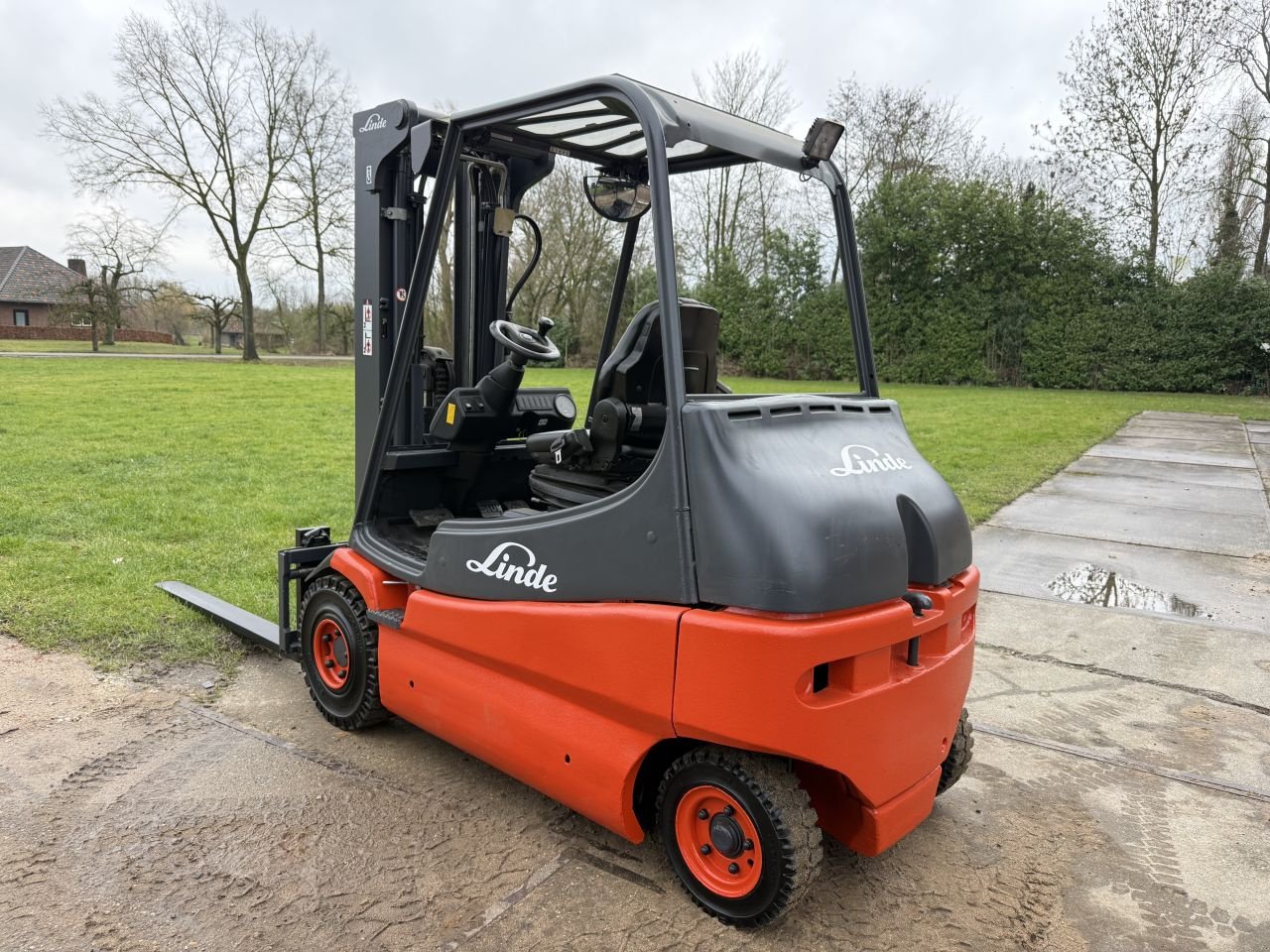 Frontstapler des Typs Sonstige -, Gebrauchtmaschine in Hoenzadriel (Bild 3)