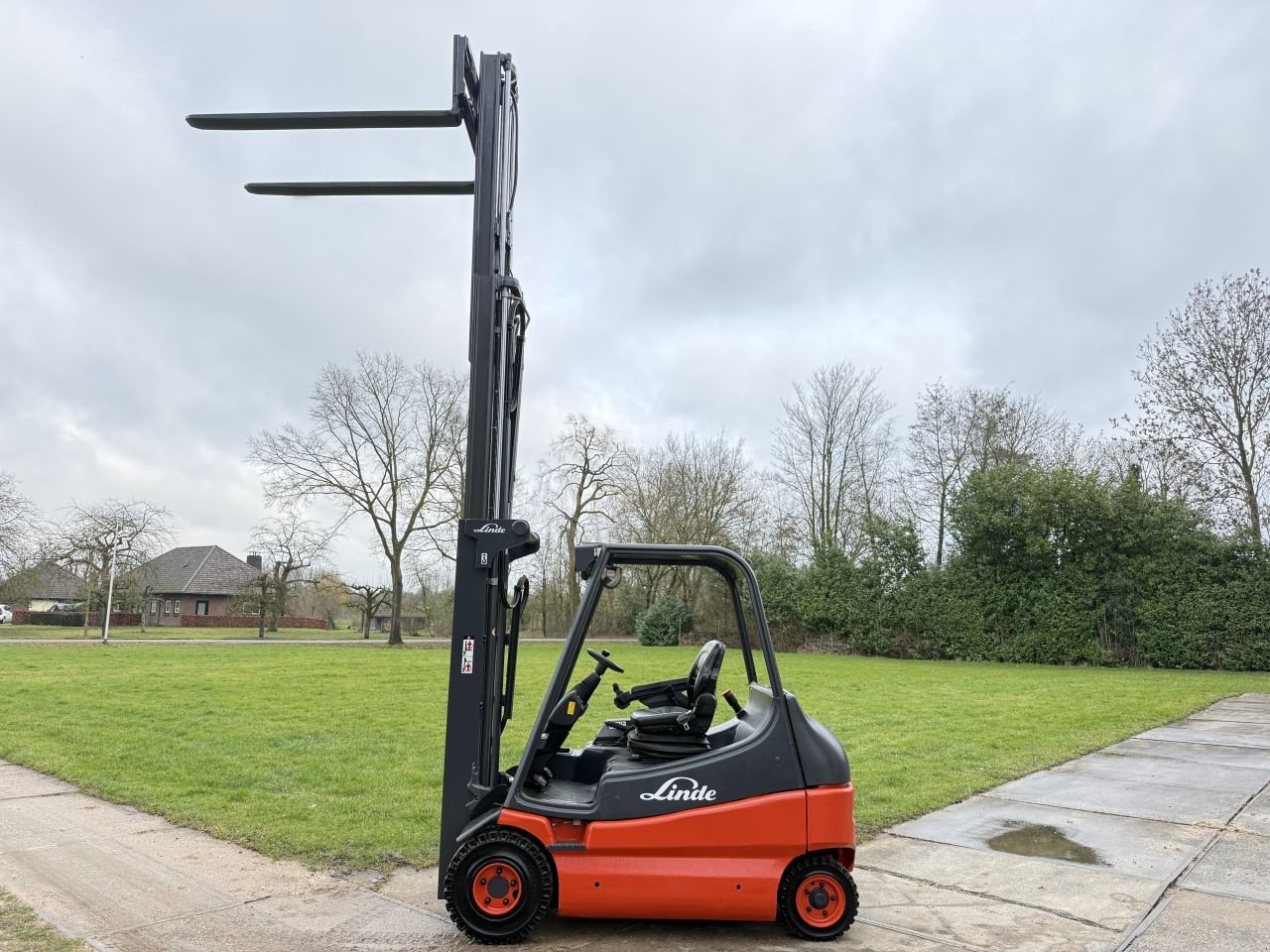 Frontstapler des Typs Sonstige -, Gebrauchtmaschine in Hoenzadriel (Bild 8)