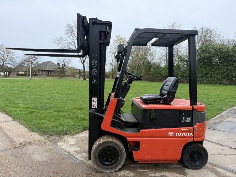 Frontstapler от тип Sonstige -, Gebrauchtmaschine в Hoenzadriel