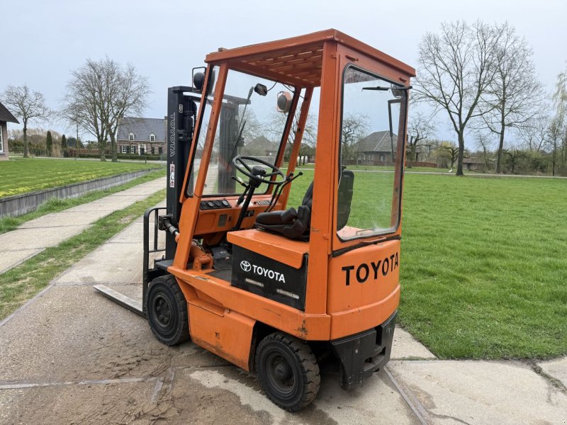 Frontstapler от тип Sonstige -, Gebrauchtmaschine в Hoenzadriel