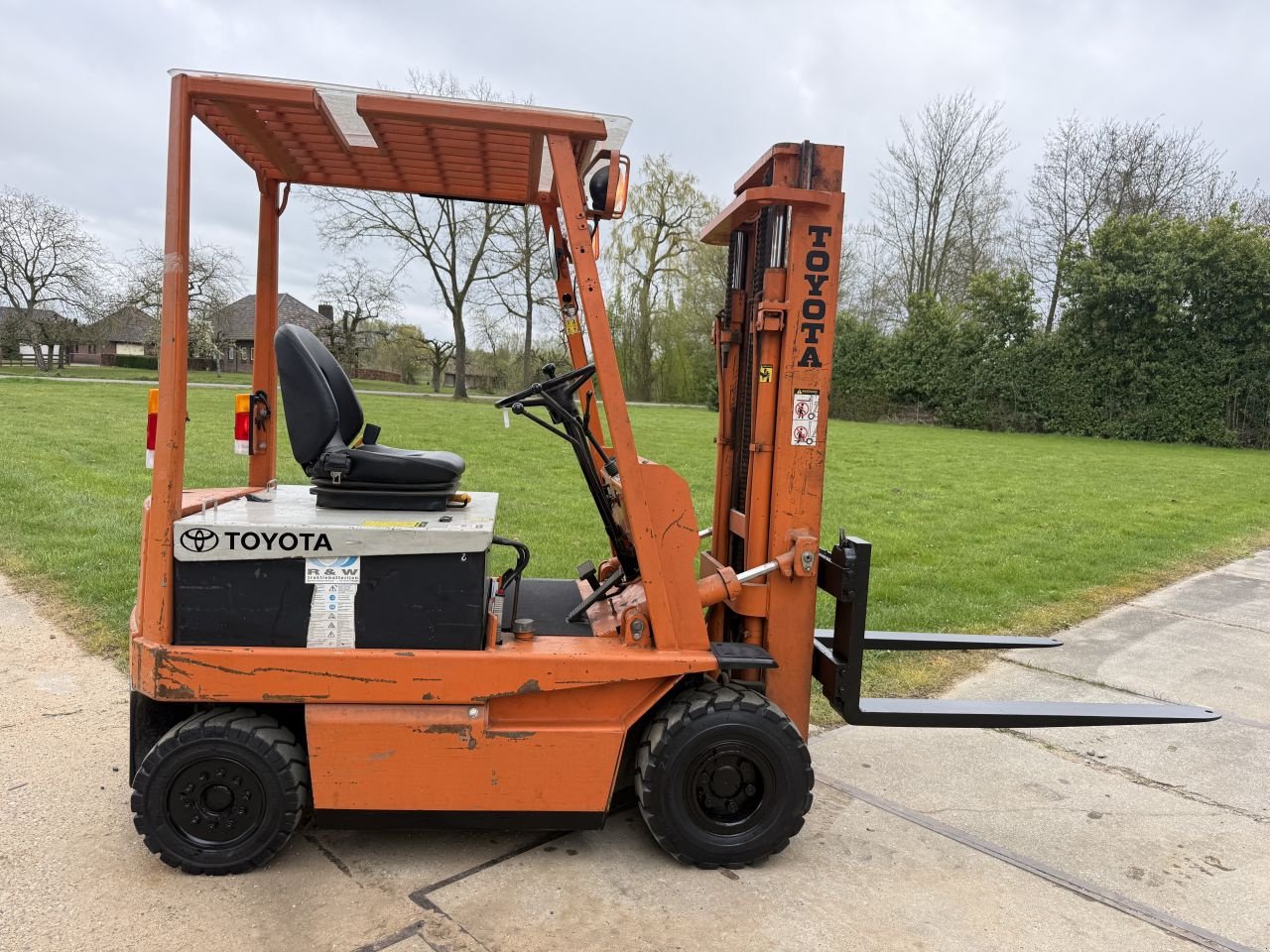 Frontstapler van het type Sonstige -, Gebrauchtmaschine in Hoenzadriel (Foto 2)