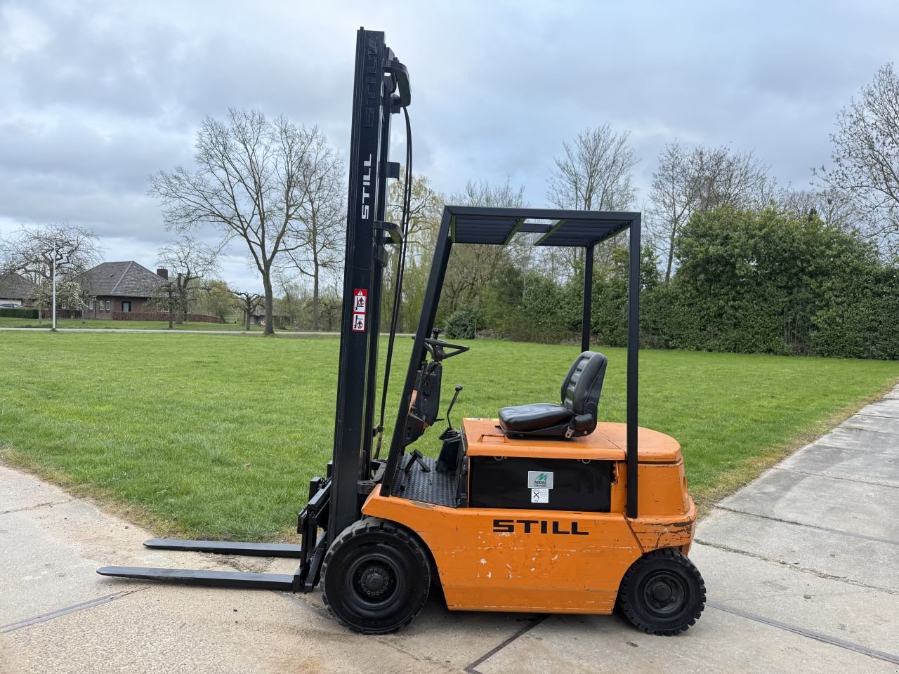 Frontstapler van het type Sonstige -, Gebrauchtmaschine in Hoenzadriel (Foto 1)