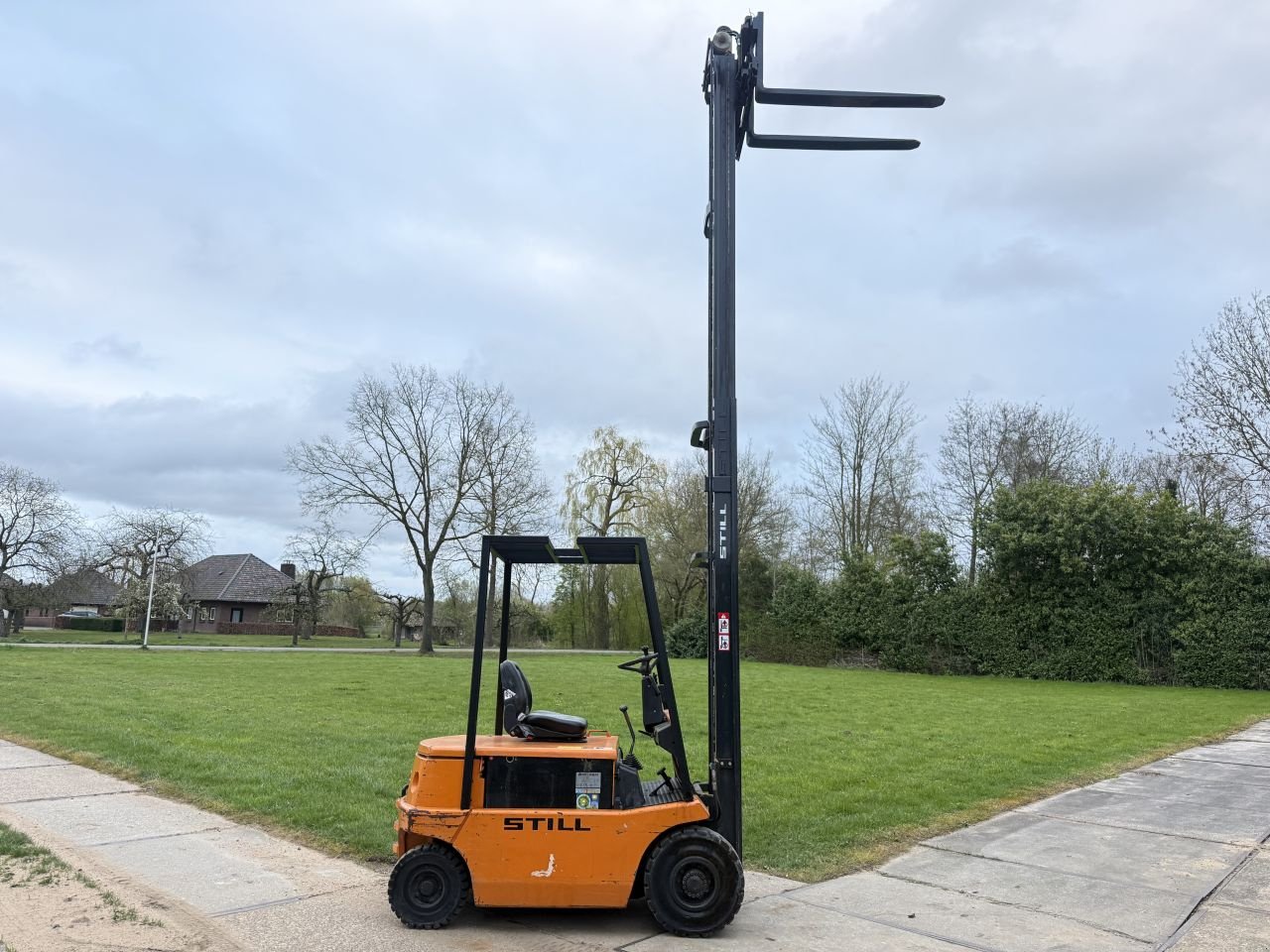 Frontstapler van het type Sonstige -, Gebrauchtmaschine in Hoenzadriel (Foto 9)