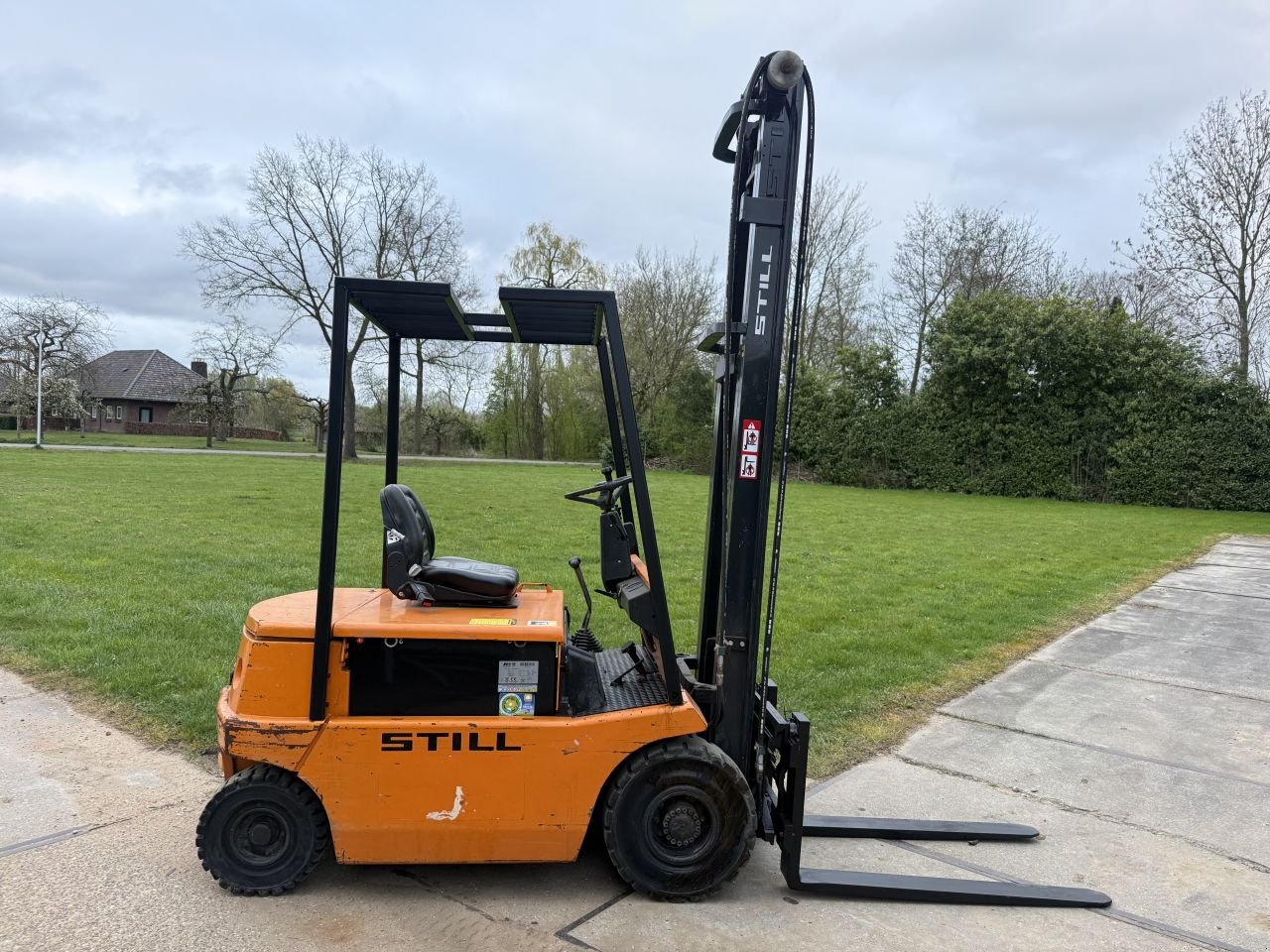 Frontstapler van het type Sonstige -, Gebrauchtmaschine in Hoenzadriel (Foto 2)