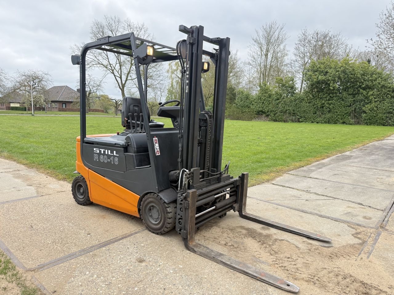 Frontstapler del tipo Sonstige -, Gebrauchtmaschine In Hoenzadriel (Immagine 5)