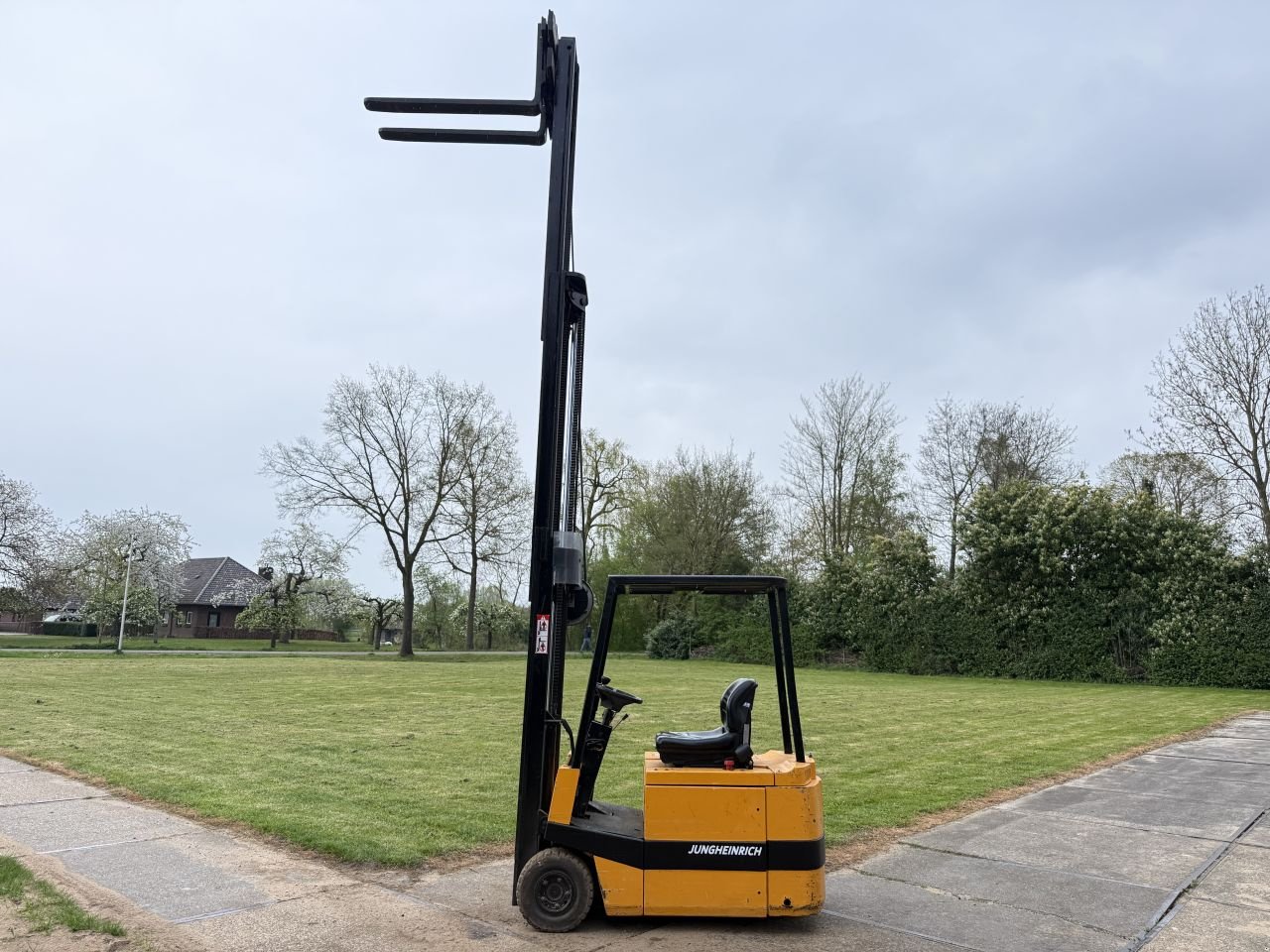 Frontstapler от тип Sonstige -, Gebrauchtmaschine в Hoenzadriel (Снимка 8)