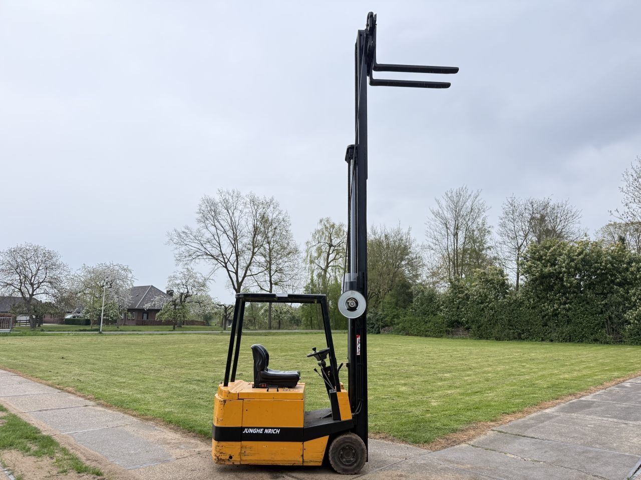 Frontstapler от тип Sonstige -, Gebrauchtmaschine в Hoenzadriel (Снимка 9)