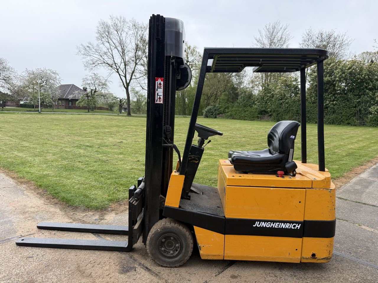 Frontstapler от тип Sonstige -, Gebrauchtmaschine в Hoenzadriel (Снимка 3)