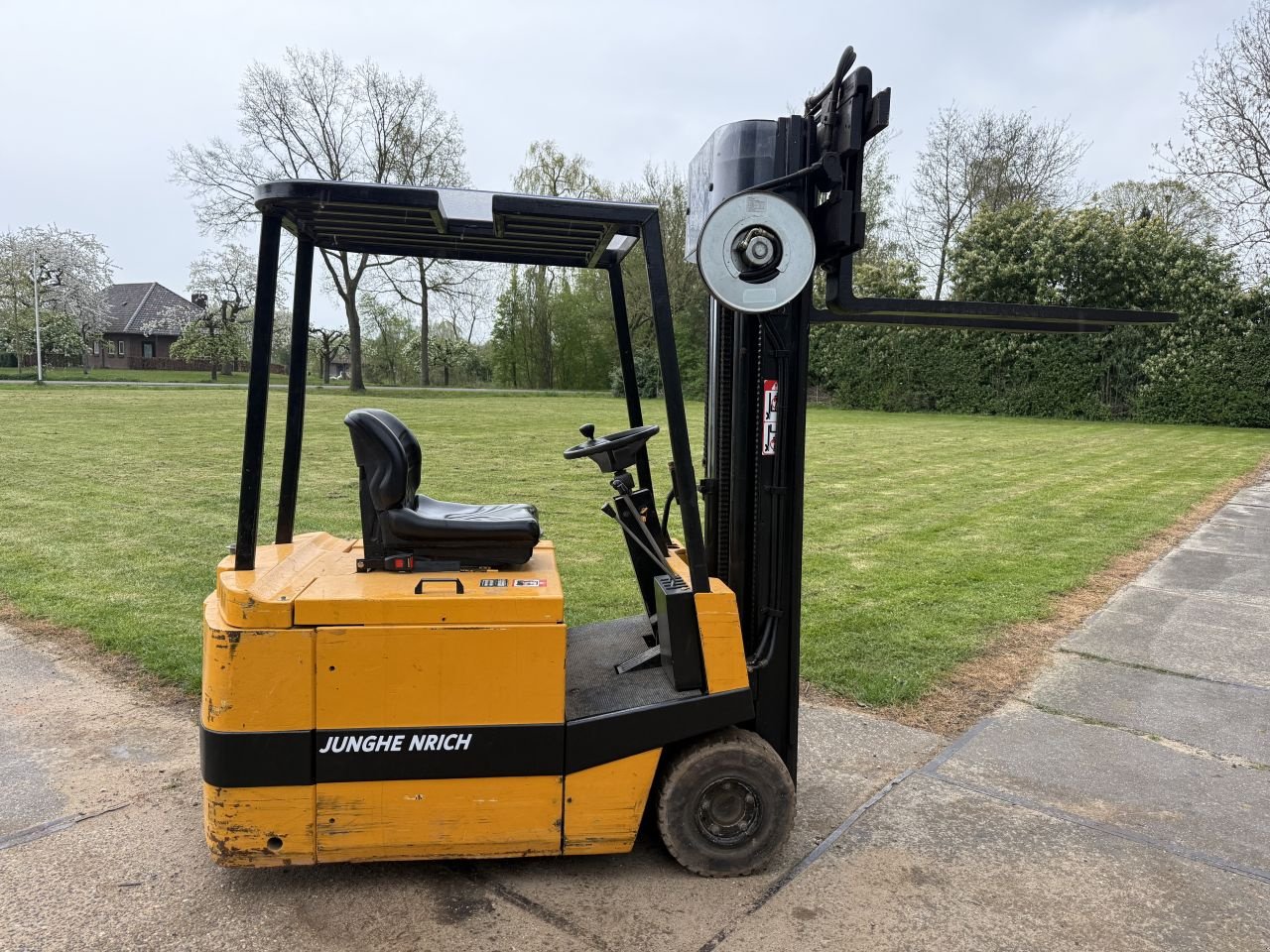 Frontstapler от тип Sonstige -, Gebrauchtmaschine в Hoenzadriel (Снимка 2)