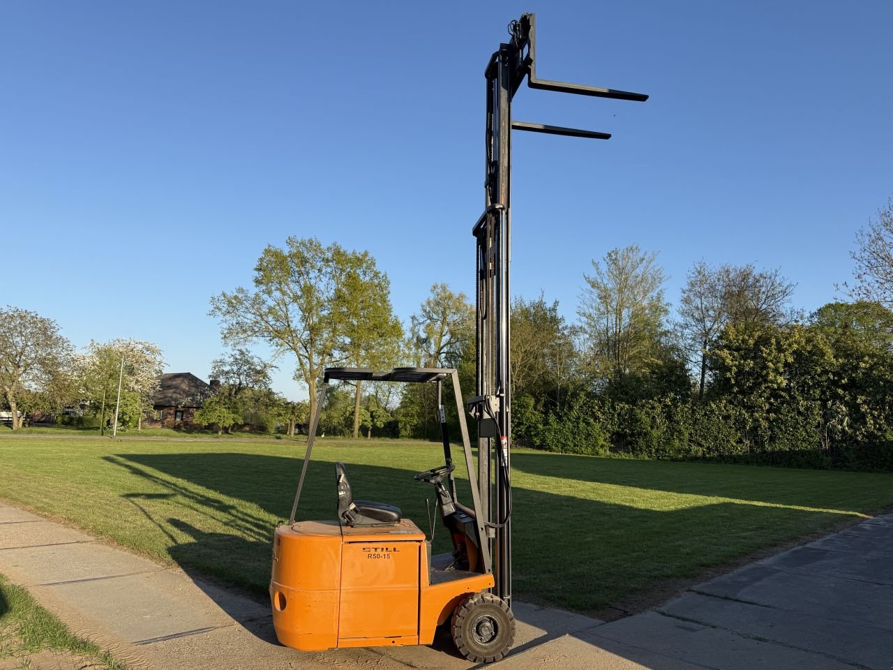 Frontstapler du type Sonstige -, Gebrauchtmaschine en Hoenzadriel (Photo 8)