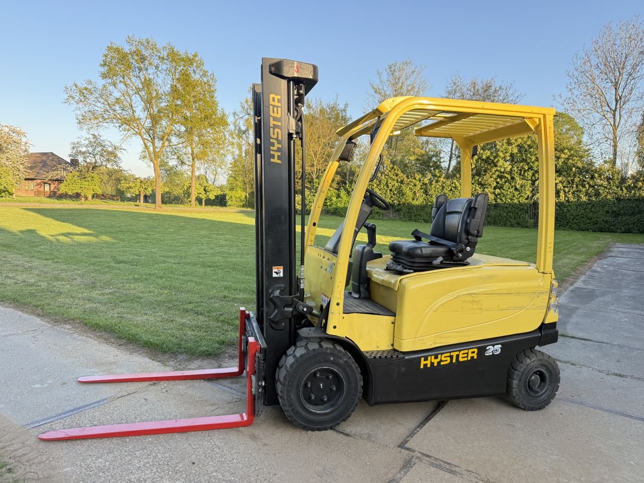 Frontstapler типа Sonstige -, Gebrauchtmaschine в Hoenzadriel (Фотография 1)