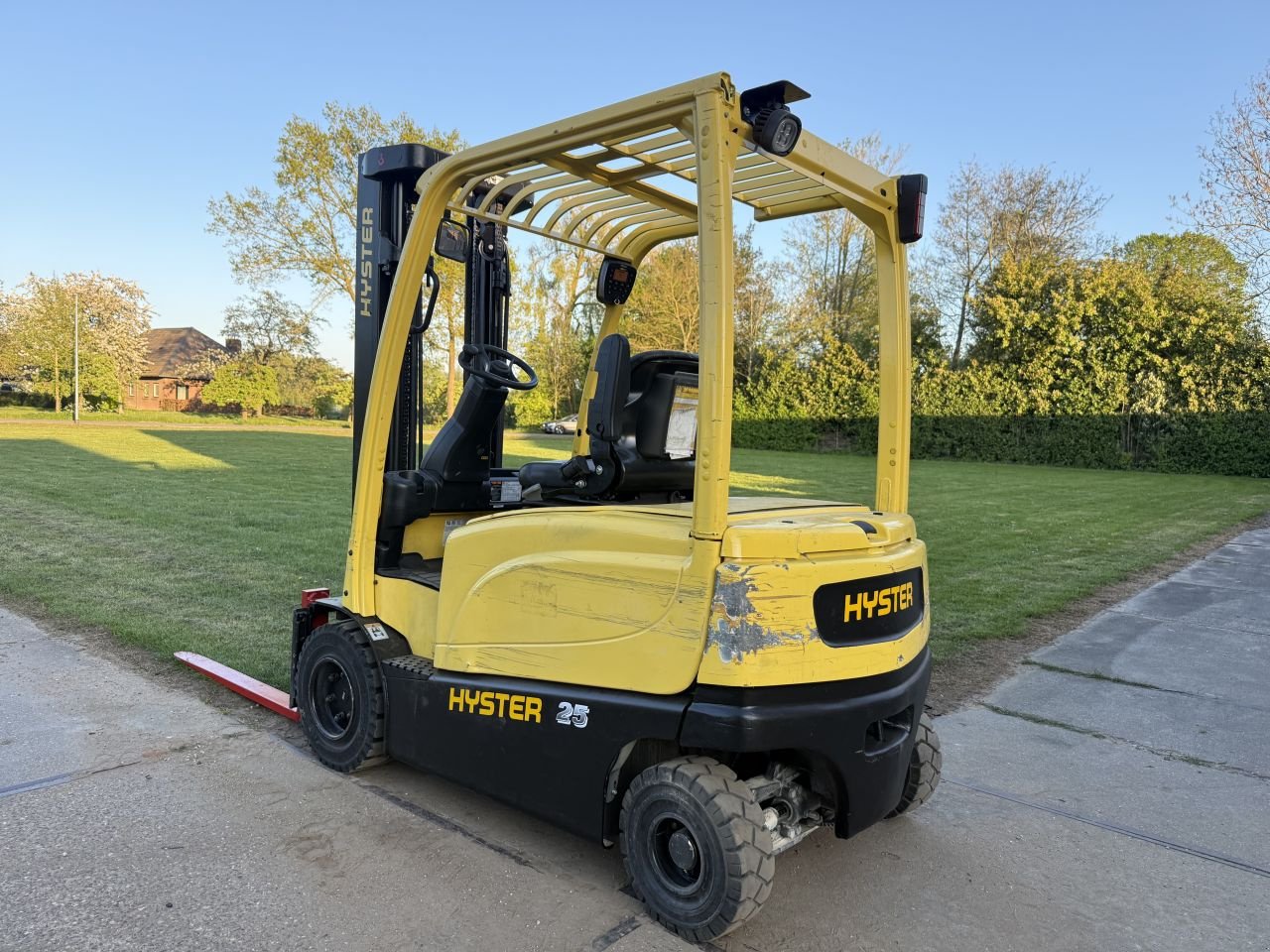 Frontstapler типа Sonstige -, Gebrauchtmaschine в Hoenzadriel (Фотография 3)