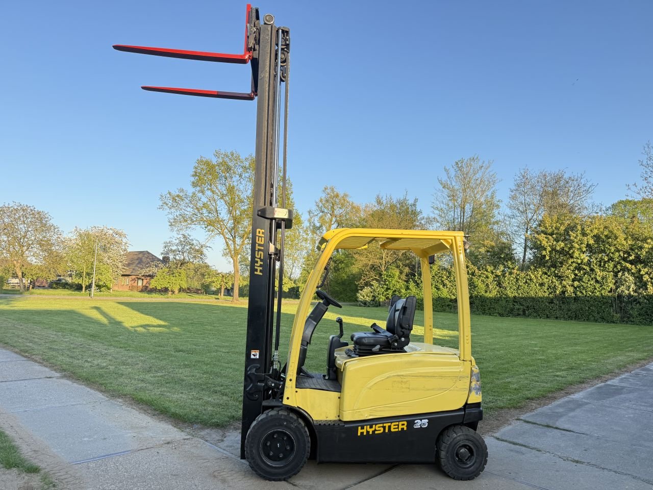 Frontstapler типа Sonstige -, Gebrauchtmaschine в Hoenzadriel (Фотография 5)