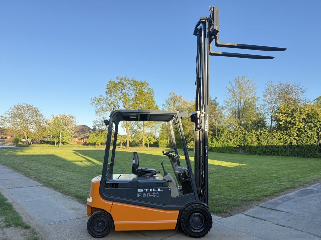 Frontstapler типа Sonstige -, Gebrauchtmaschine в Hoenzadriel (Фотография 9)