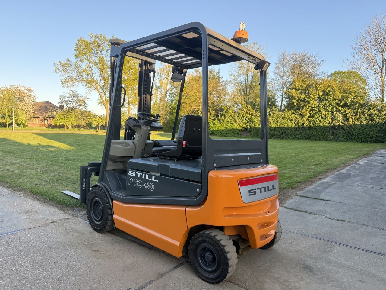 Frontstapler типа Sonstige -, Gebrauchtmaschine в Hoenzadriel (Фотография 5)