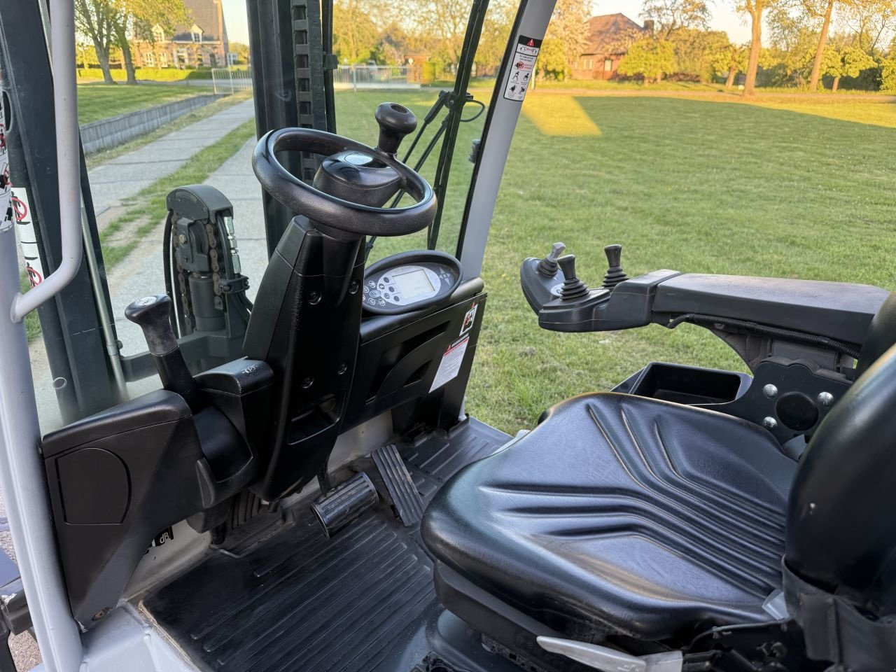 Frontstapler typu Sonstige -, Gebrauchtmaschine v Hoenzadriel (Obrázok 10)