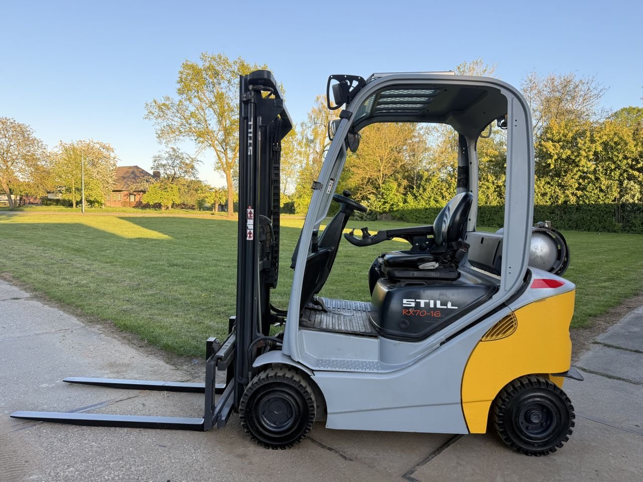 Frontstapler typu Sonstige -, Gebrauchtmaschine v Hoenzadriel (Obrázok 3)