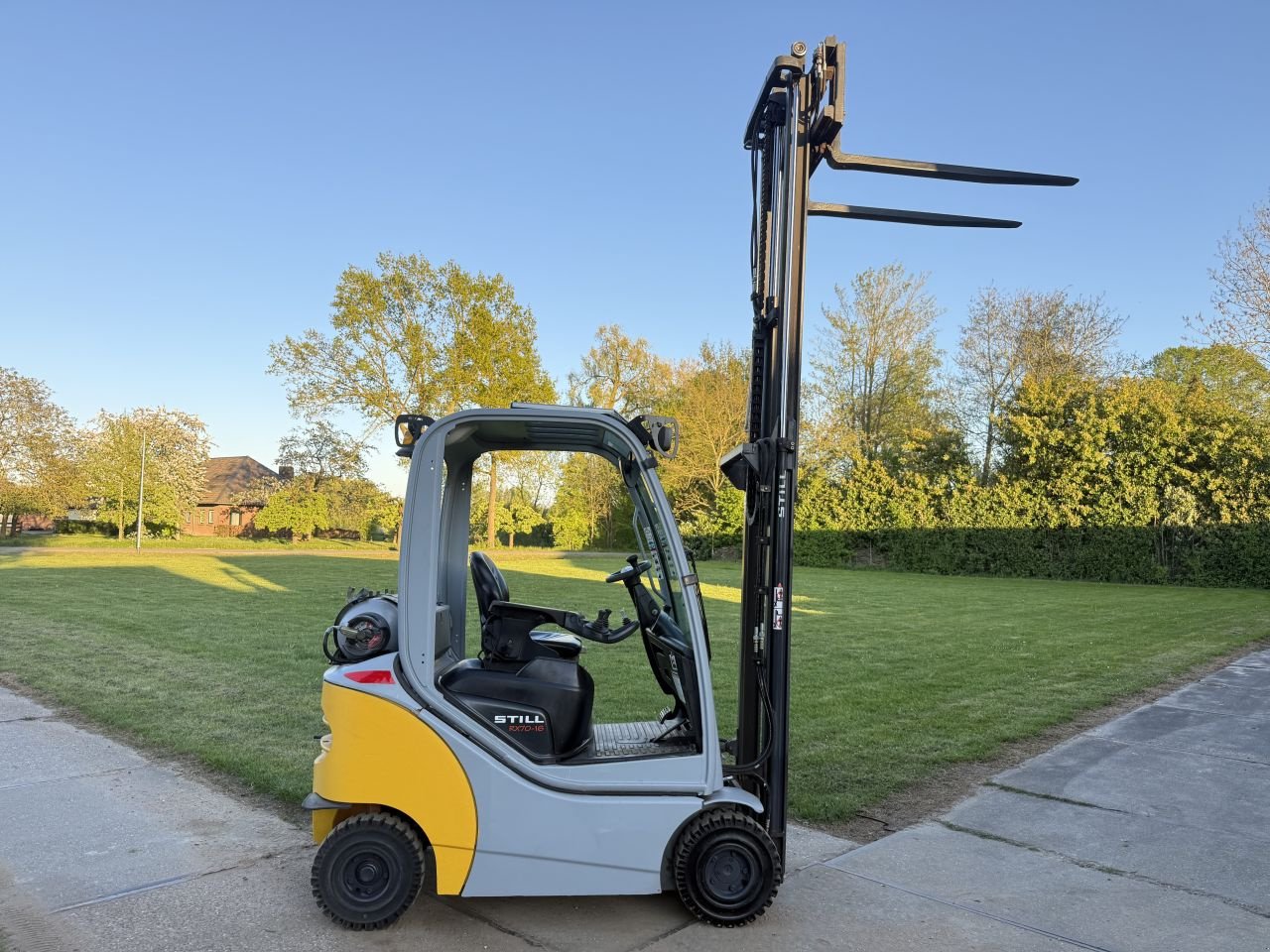 Frontstapler typu Sonstige -, Gebrauchtmaschine v Hoenzadriel (Obrázok 9)