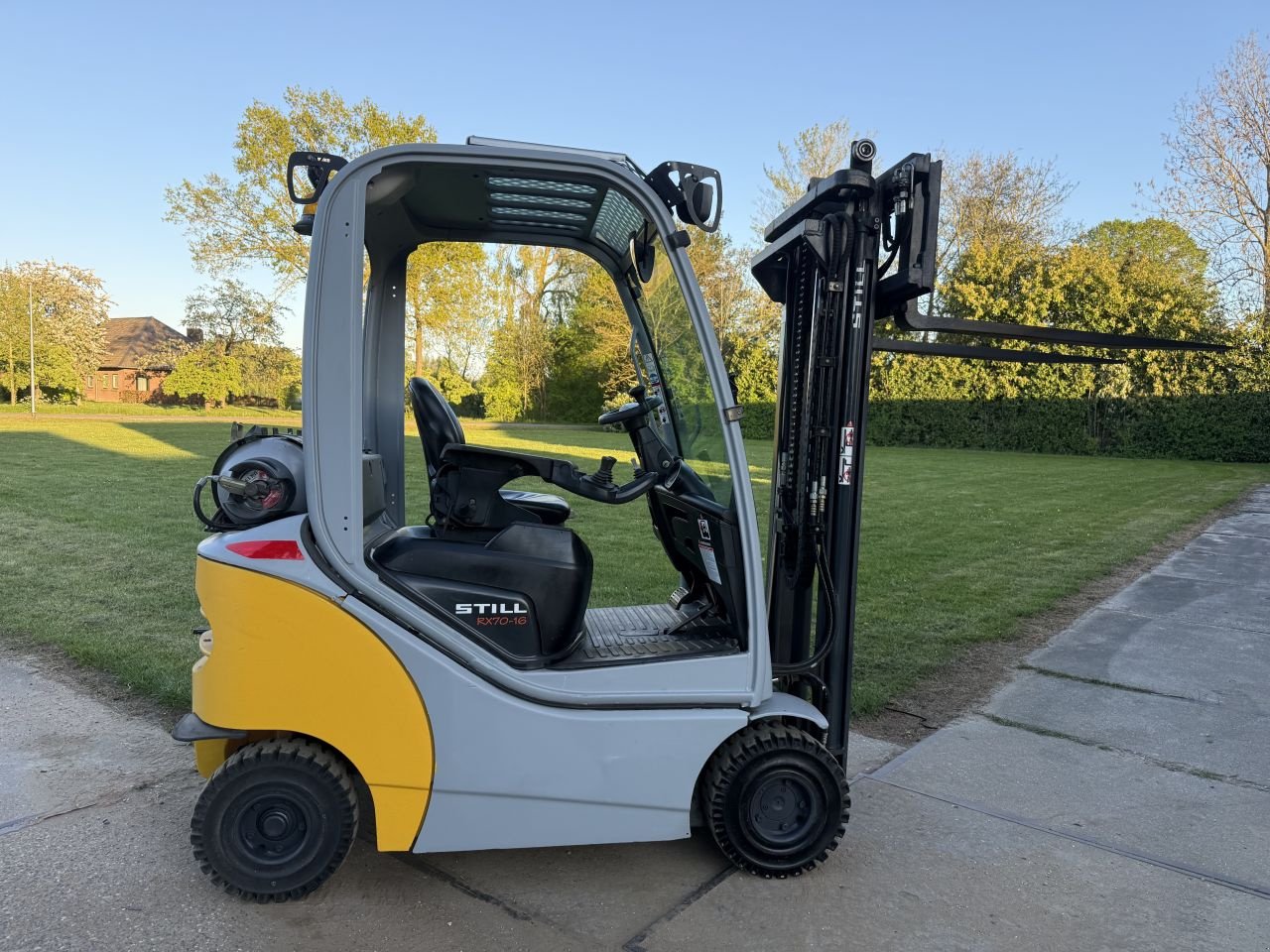 Frontstapler typu Sonstige -, Gebrauchtmaschine v Hoenzadriel (Obrázok 2)