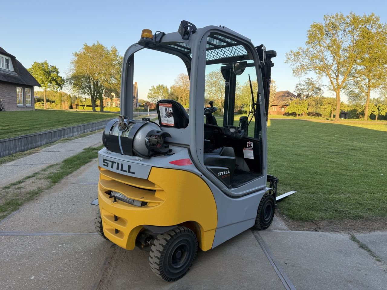 Frontstapler typu Sonstige -, Gebrauchtmaschine v Hoenzadriel (Obrázok 7)