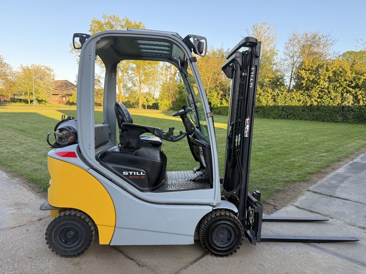 Frontstapler typu Sonstige -, Gebrauchtmaschine v Hoenzadriel (Obrázok 4)