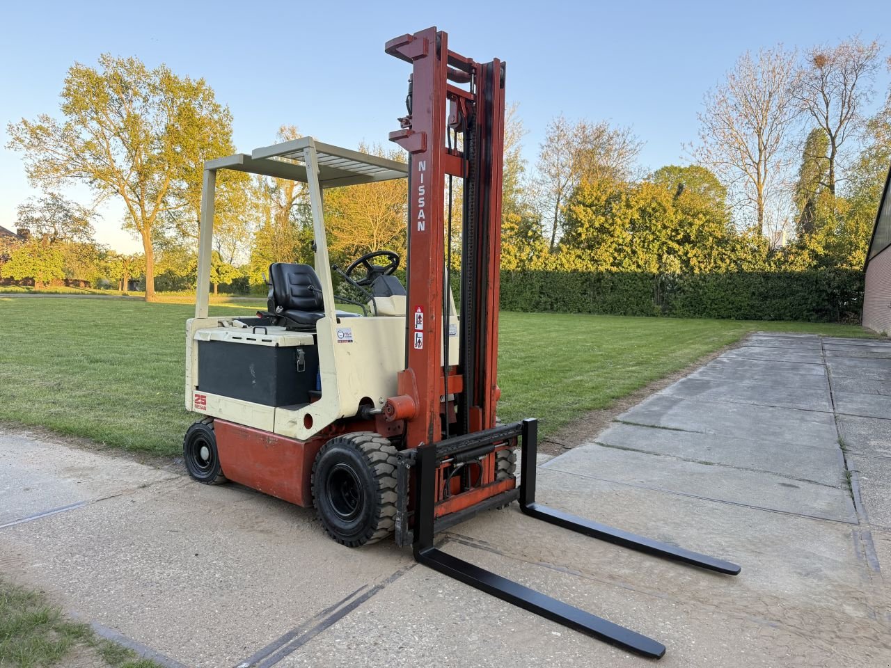 Frontstapler типа Sonstige -, Gebrauchtmaschine в Hoenzadriel (Фотография 5)