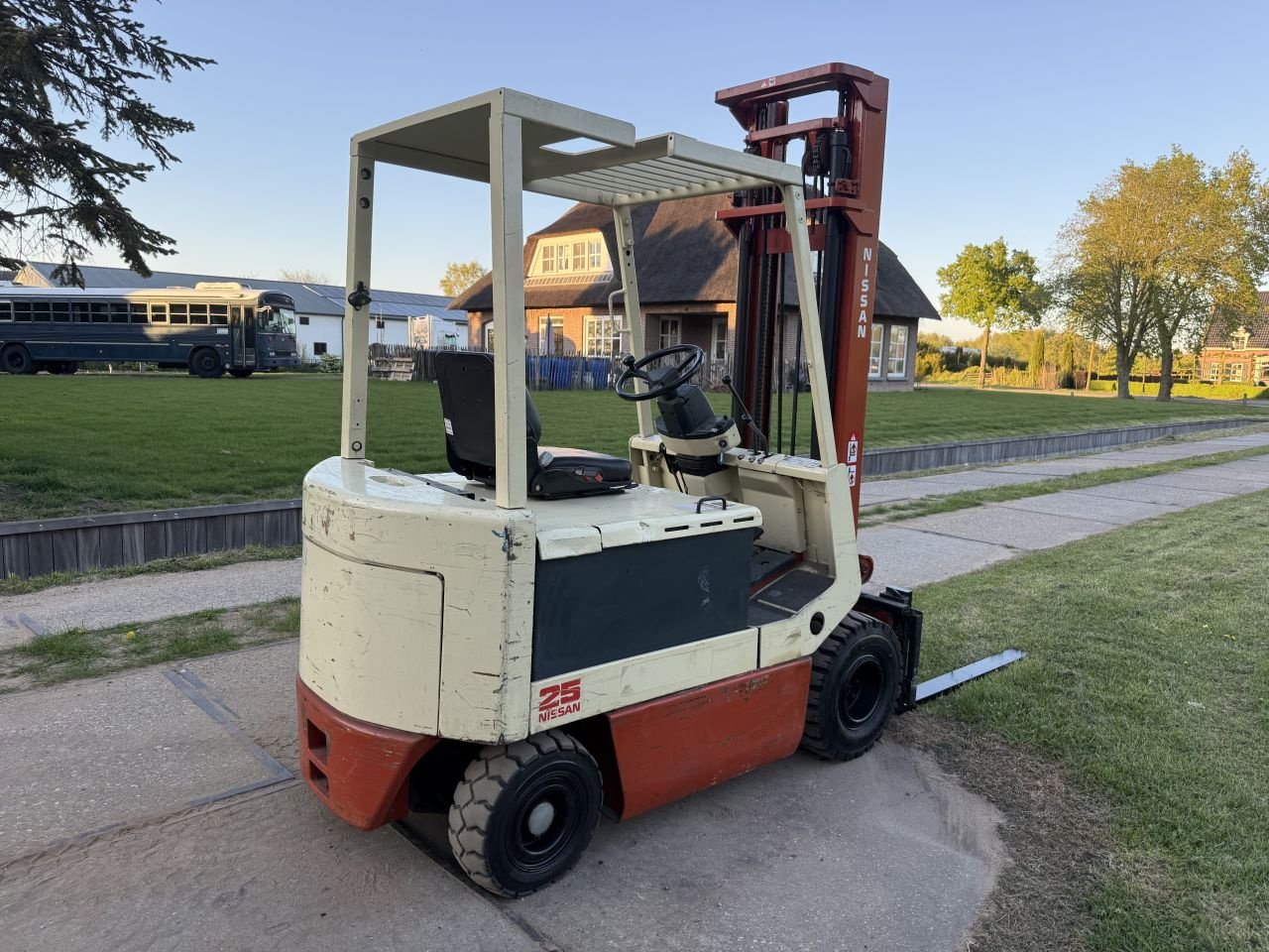 Frontstapler типа Sonstige -, Gebrauchtmaschine в Hoenzadriel (Фотография 4)