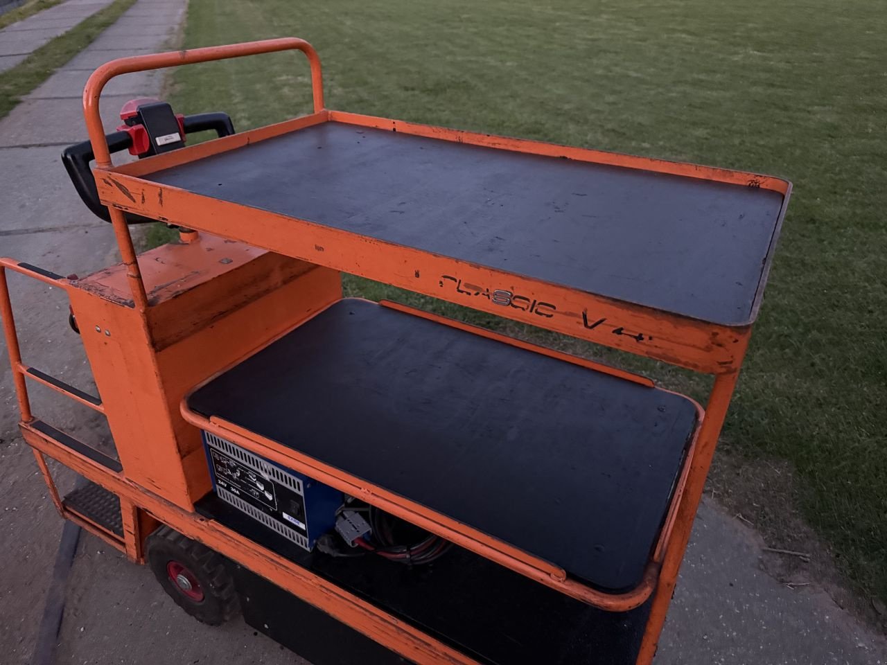 Frontstapler типа Sonstige -, Gebrauchtmaschine в Hoenzadriel (Фотография 8)