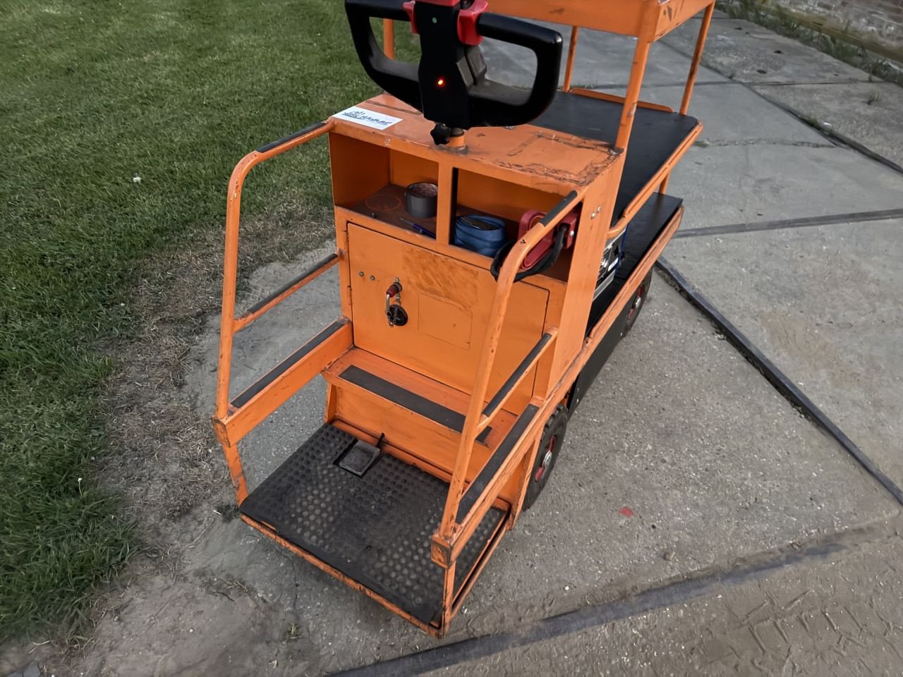 Frontstapler типа Sonstige -, Gebrauchtmaschine в Hoenzadriel (Фотография 9)