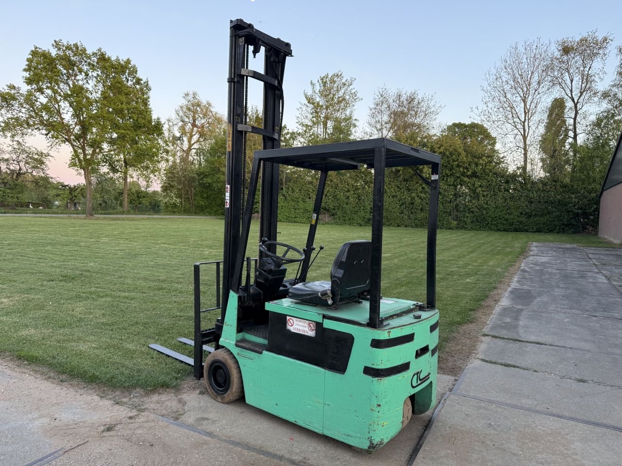 Frontstapler του τύπου Sonstige -, Gebrauchtmaschine σε Hoenzadriel (Φωτογραφία 3)