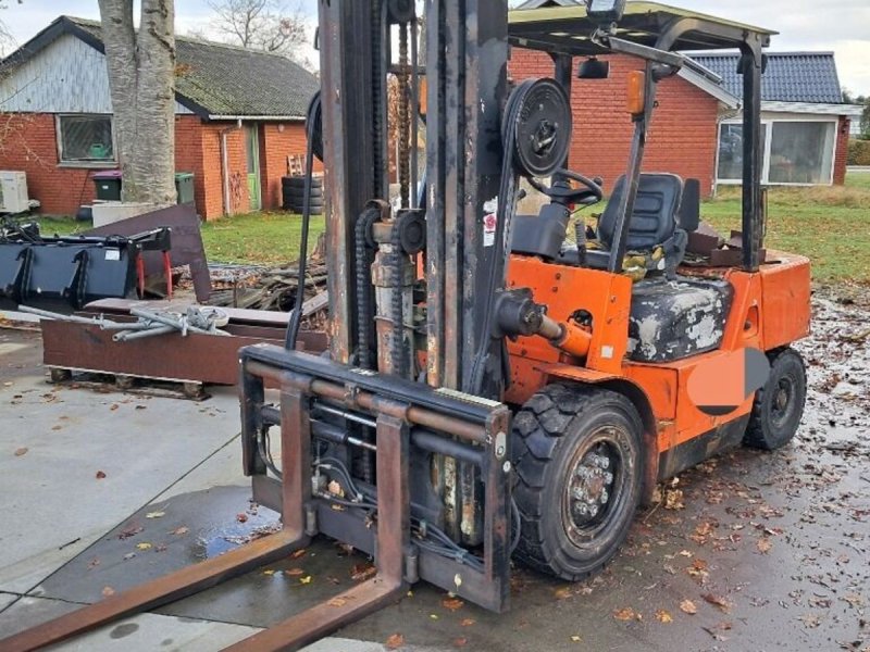 Frontstapler of the type Sonstige 4t CPC D40 4 tons, Gebrauchtmaschine in Rødovre (Picture 1)