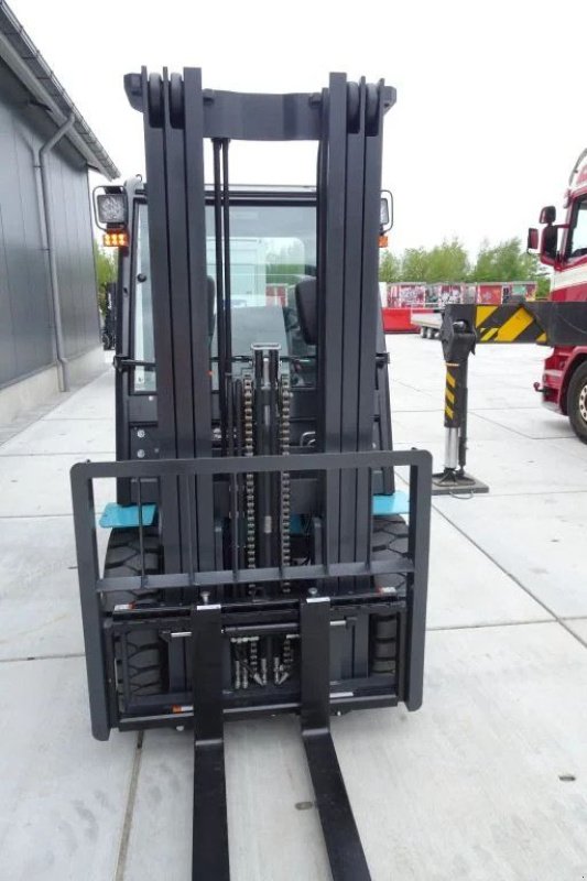 Frontstapler des Typs Sonstige HEFTRUCK Baoli KBD25 Halfcabine ., Neumaschine in Losdorp (Bild 3)