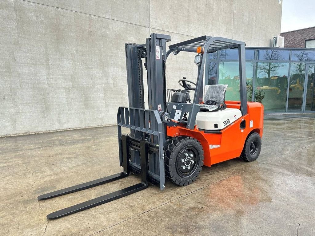 Frontstapler of the type Sonstige Machpro MP-L38, Neumaschine in Antwerpen (Picture 1)