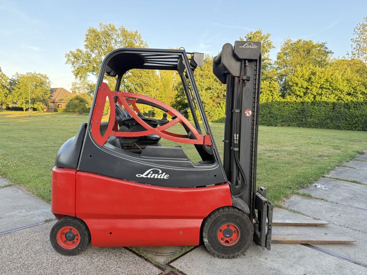 Frontstapler of the type Sonstige Overige, Gebrauchtmaschine in Hoenzadriel (Picture 2)