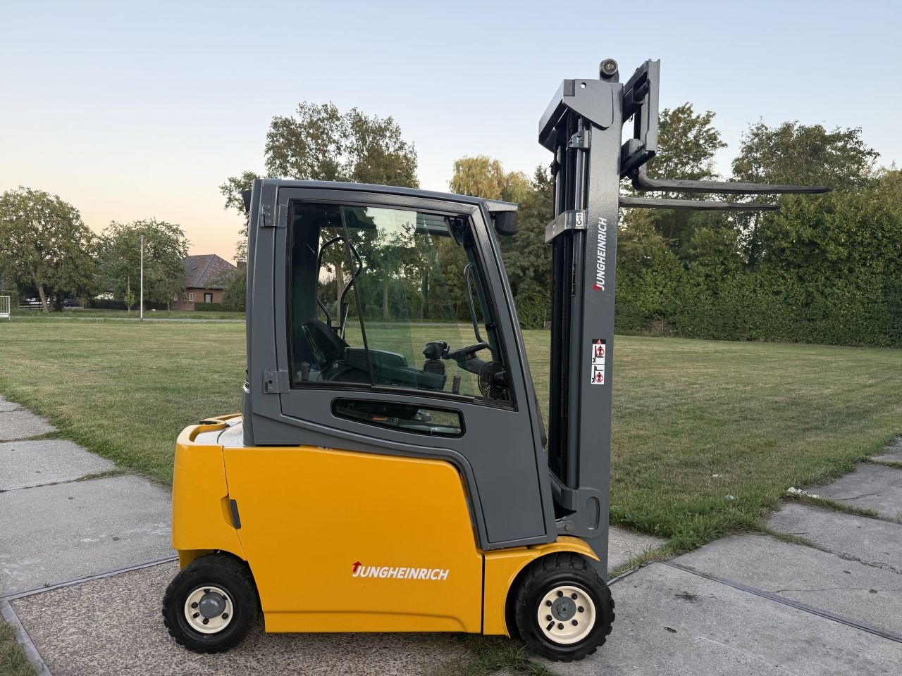 Frontstapler of the type Sonstige Overige, Gebrauchtmaschine in Hoenzadriel (Picture 2)