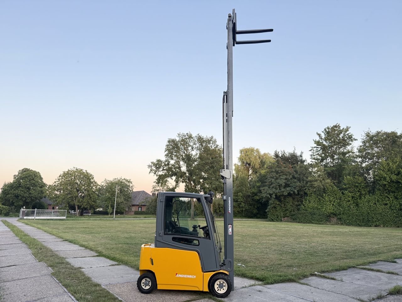 Frontstapler of the type Sonstige Overige, Gebrauchtmaschine in Hoenzadriel (Picture 10)